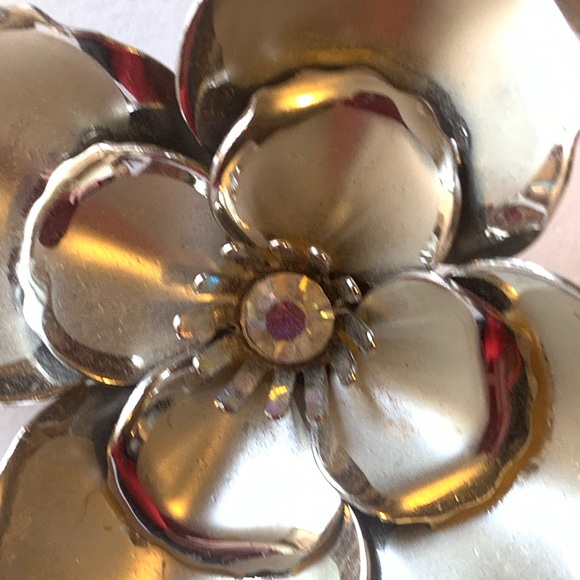 Mid Century Silver-tone Brooch w/ rhinestone - Picture 2 of 5